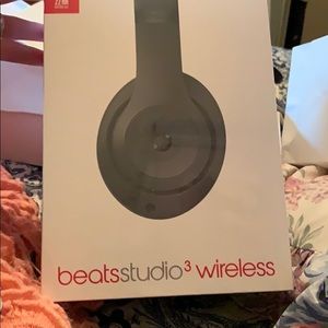 NEVER OPENED/USED 2019 BEATS BY DRE